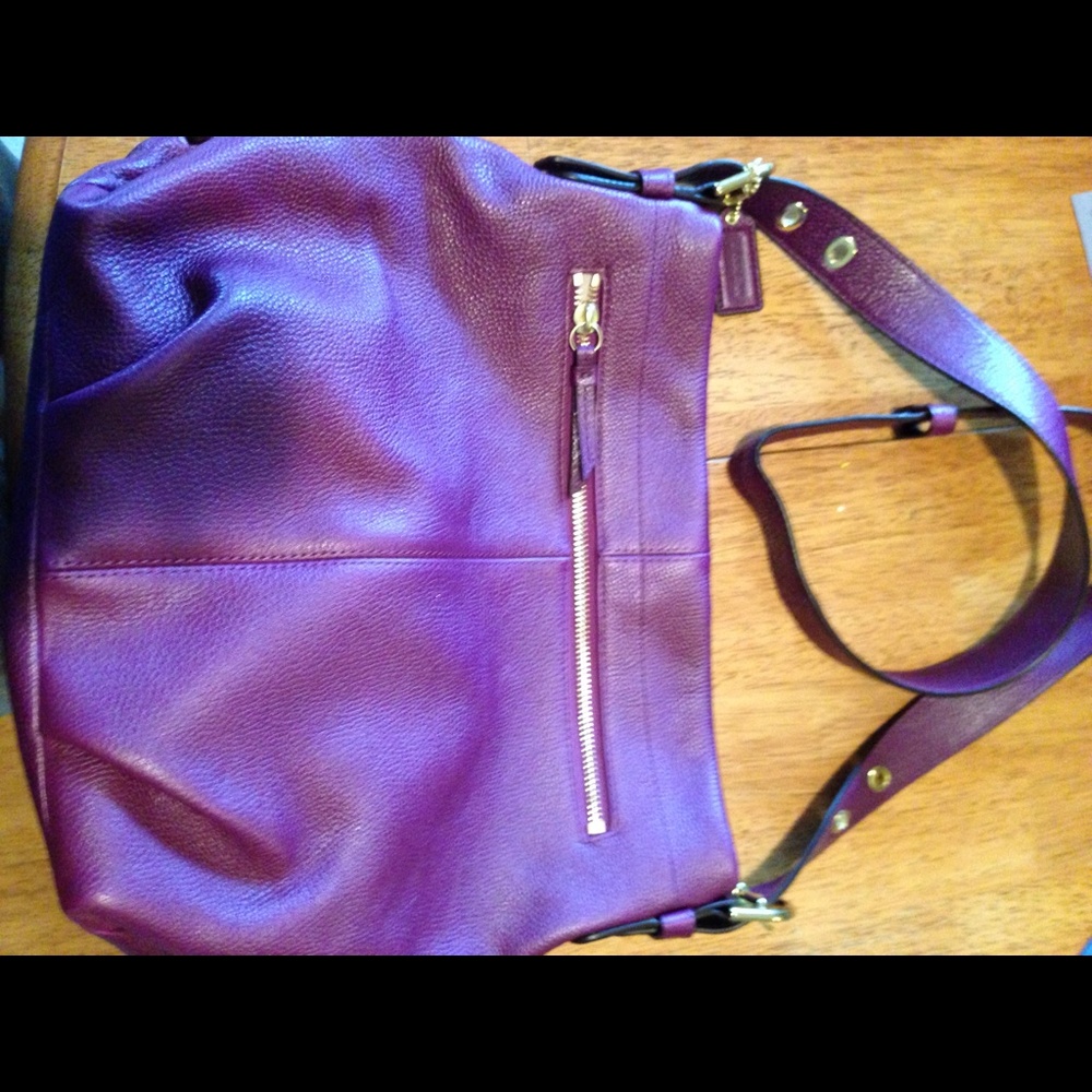 💜Purple Leather Coach shoulder/cross body bag!